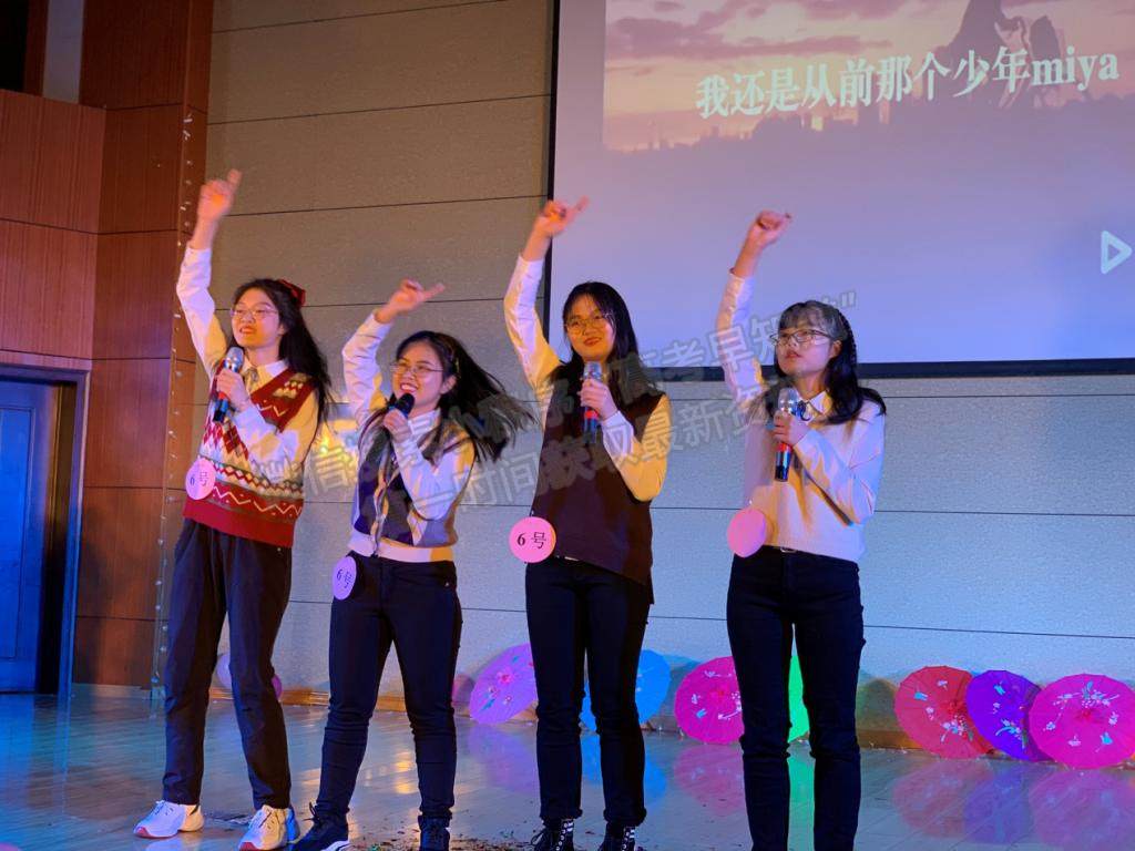 赣南医学院学生在第四届中国大学生生化歌曲大奖赛获奖