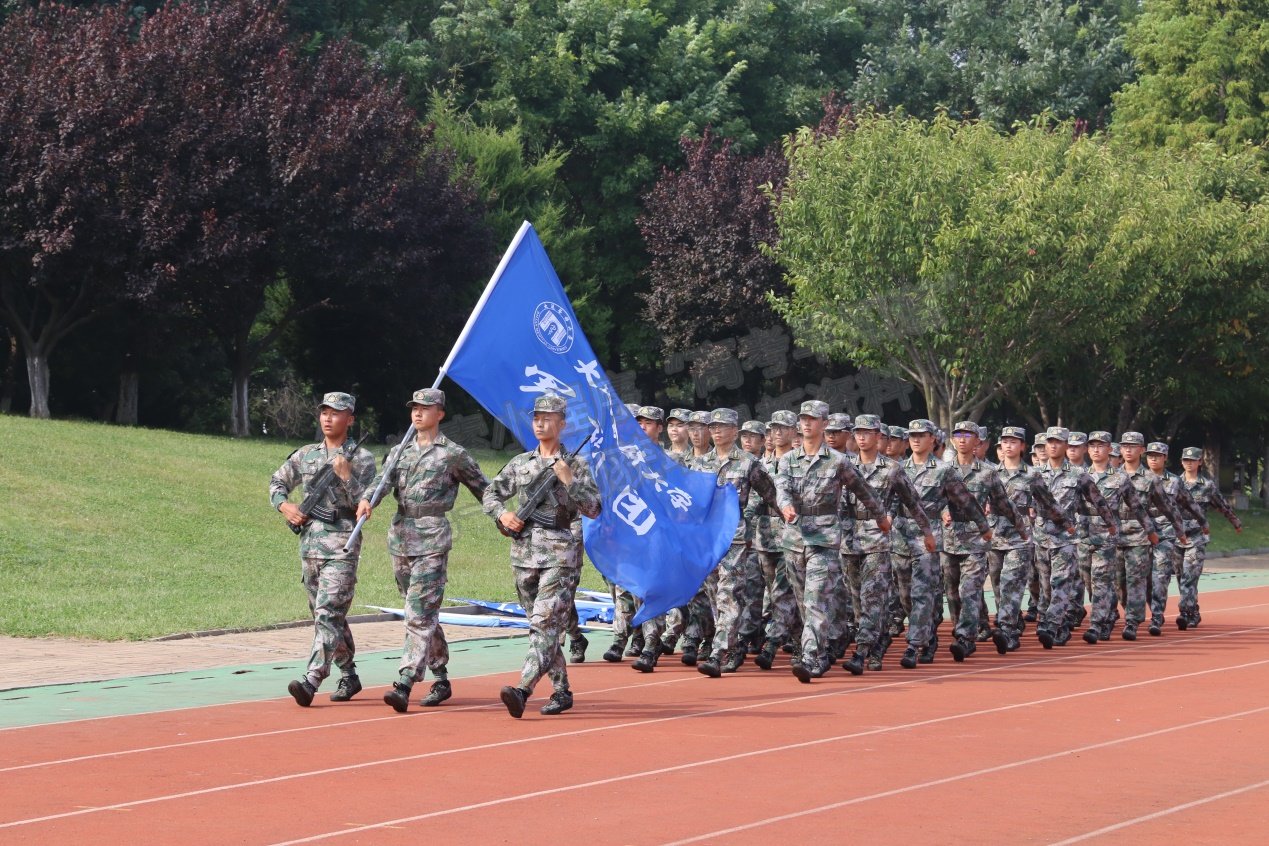 大連醫(yī)科大學(xué)召開(kāi)2021級(jí)學(xué)生軍訓(xùn)動(dòng)員大會(huì)