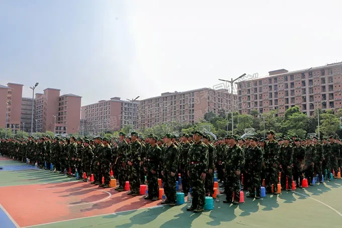 廣東文理職業(yè)學(xué)院舉行2021級新生軍訓(xùn)動員大會?