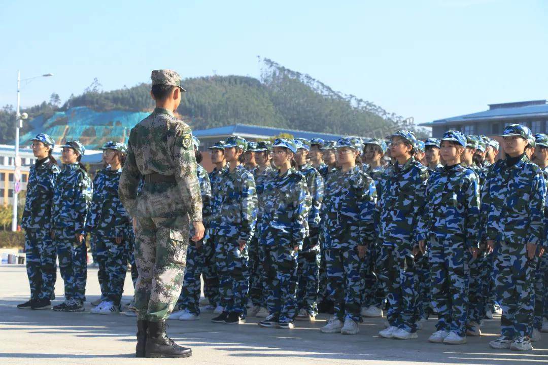 廣東建設(shè)職業(yè)技術(shù)學(xué)院2021級學(xué)生軍訓(xùn)拉開帷幕