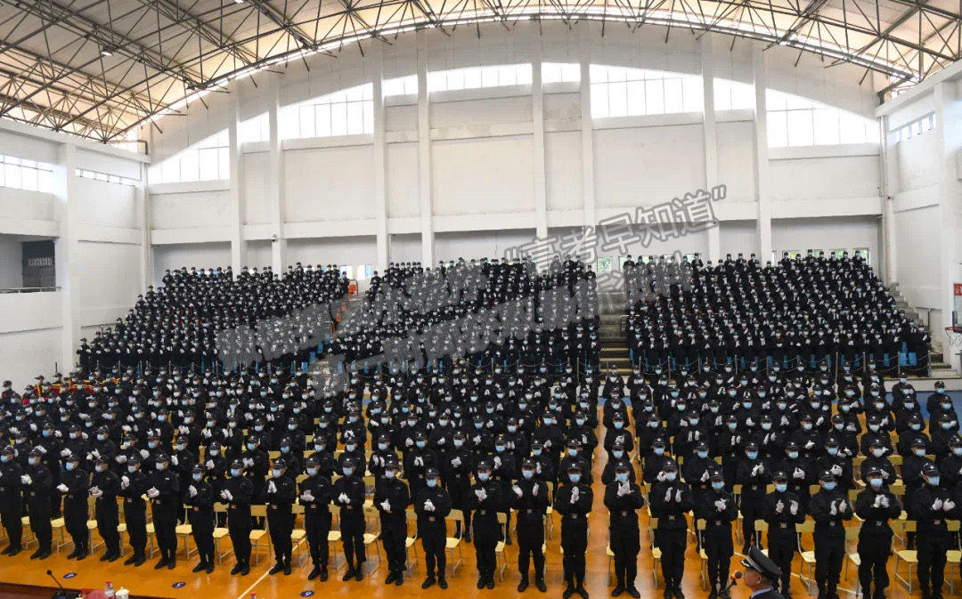 福建警察学院举行2021级新生军训汇演暨开学典礼
